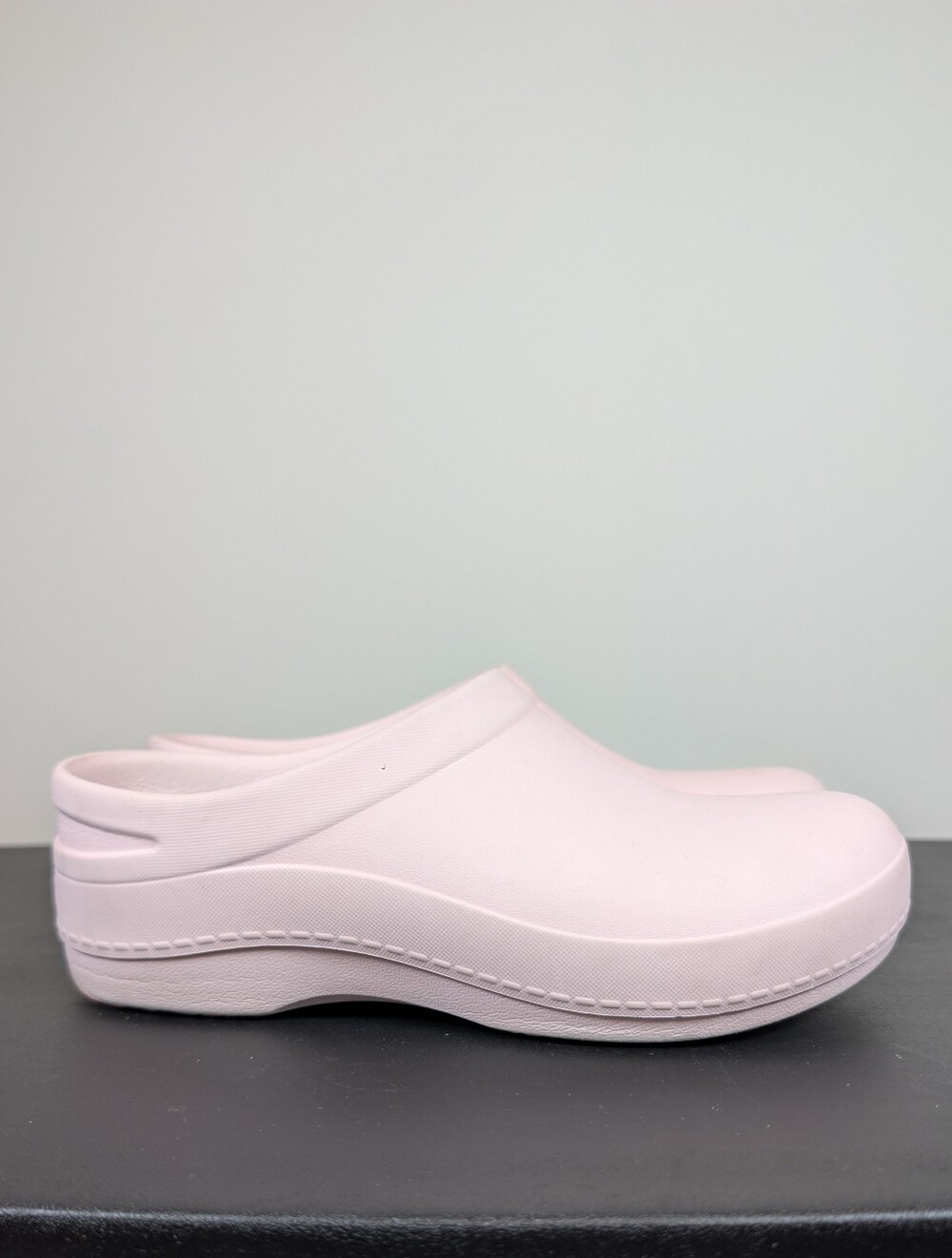 Dansko Kaci Pink Molded Slip Resistant Nursing Work Clogs Mules Women's 39